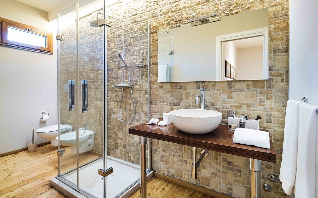 Sicilia 017 - Via Grande: Bathroom