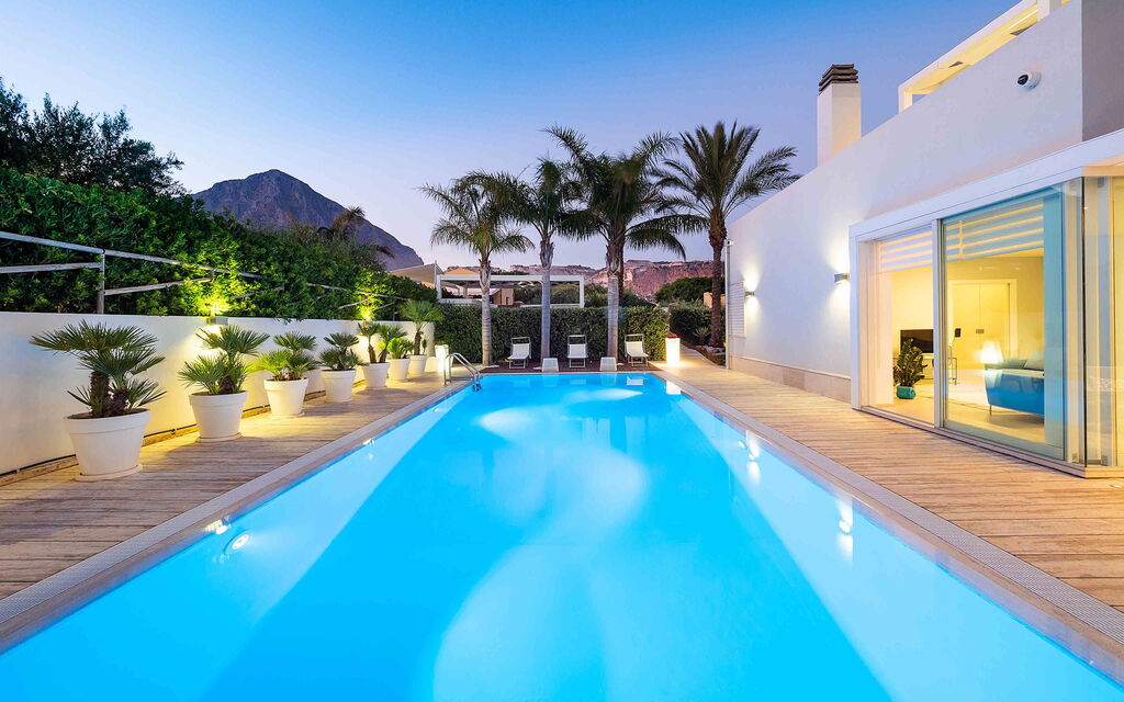 Sicilia 018 - Villa Bellini: Swimming pool