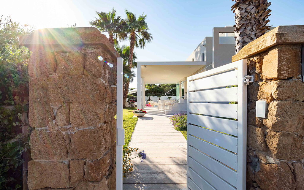 Sicilia 018 - Villa Bellini: Main gate