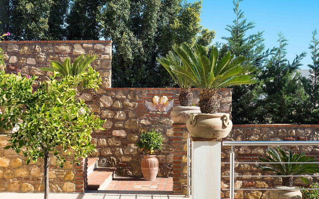 Sicilia 020 - Villa Luce: Outdoor view