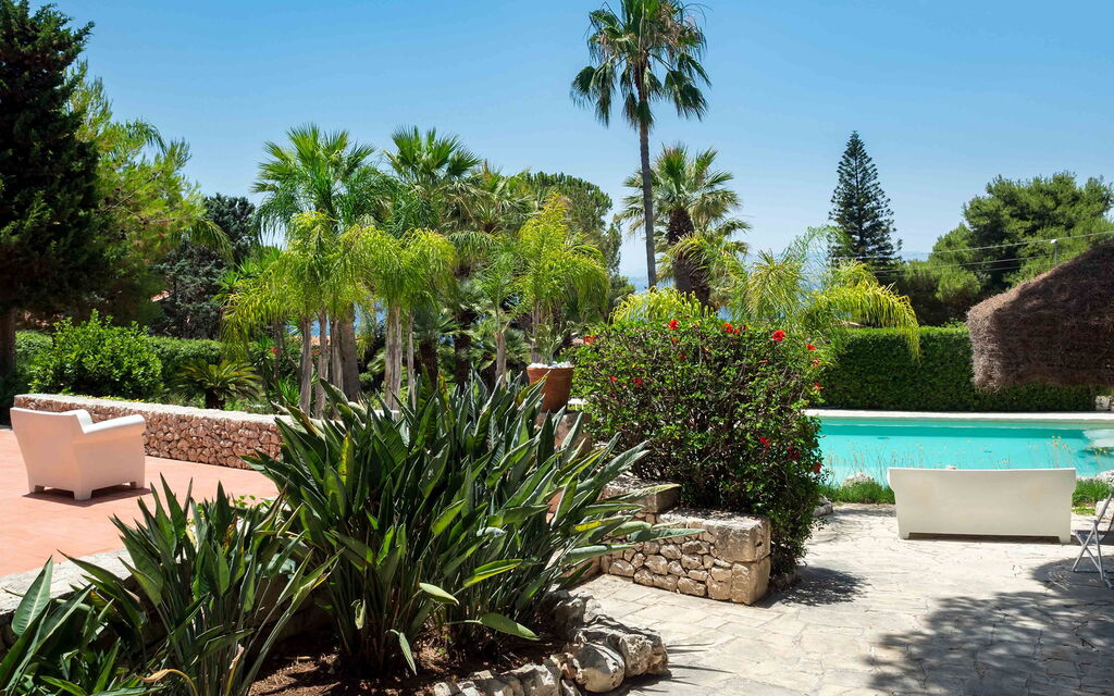 Sicilia 021 - Villa Maddalena: Swimming pool