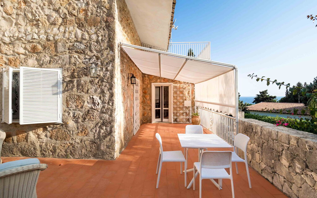 Sicilia 021 - Villa Maddalena: Veranda