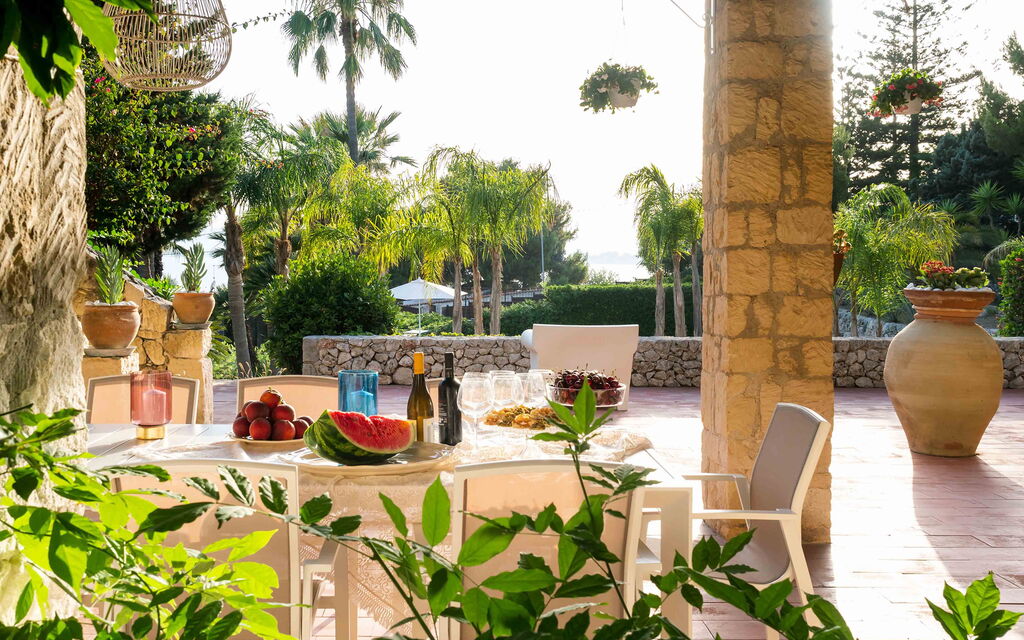 Sicilia 021 - Villa Maddalena: Veranda