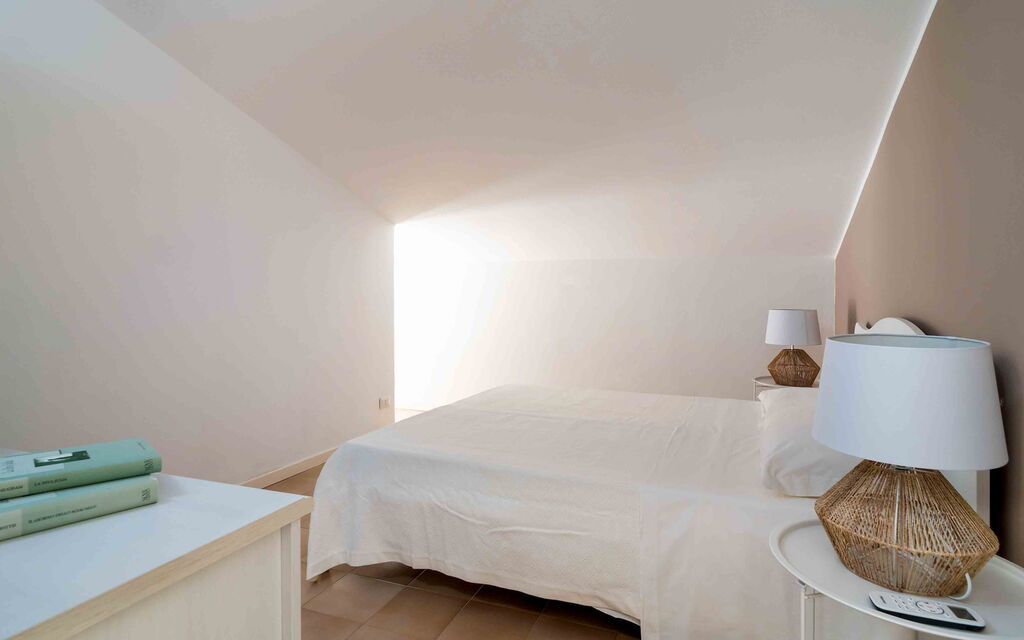 Sicilia 021 - Villa Maddalena: Double bedroom