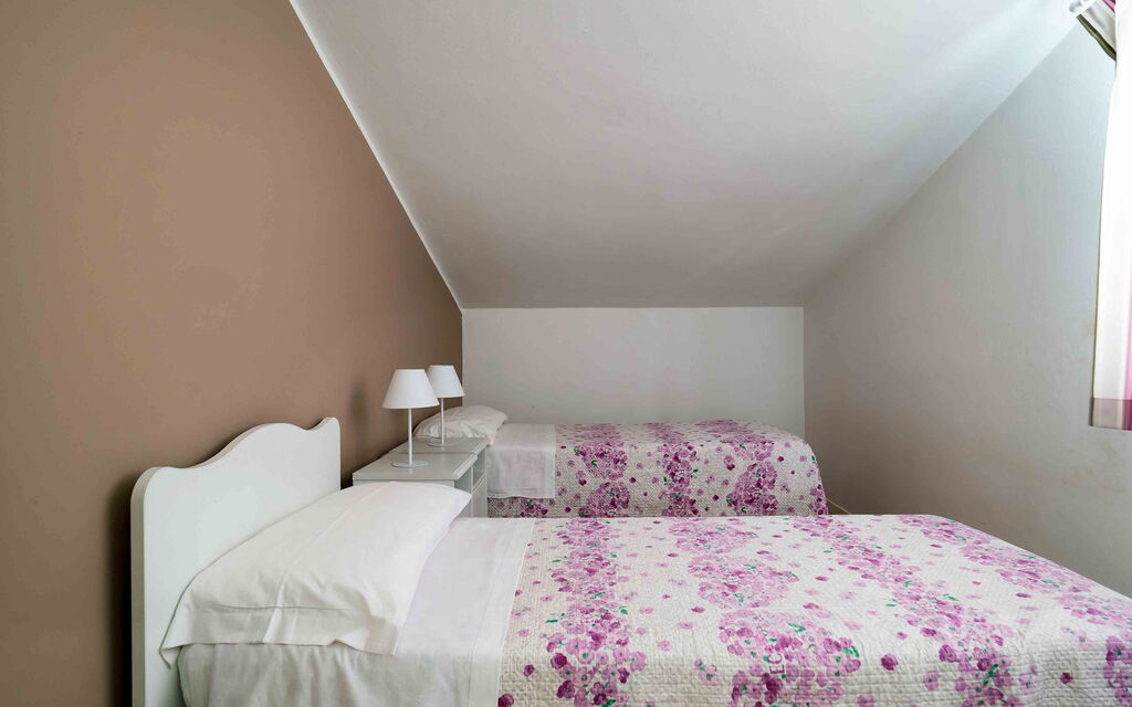 Sicilia 021 - Villa Maddalena: Double bedroom