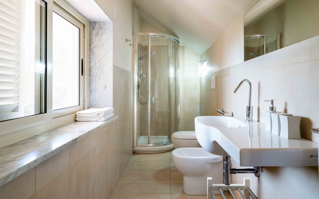 Sicilia 021 - Villa Maddalena: Bathroom