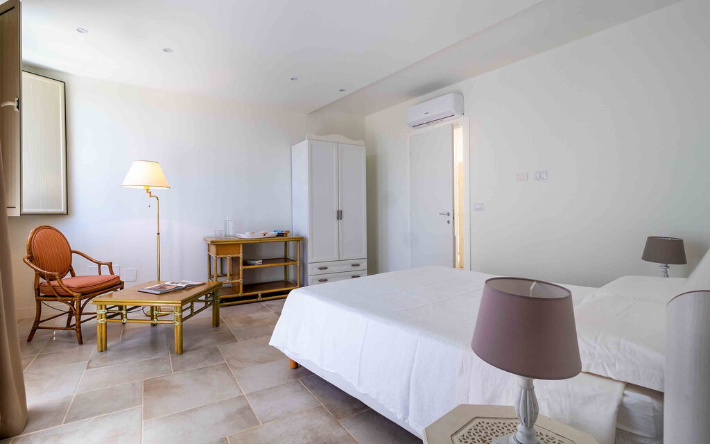 Sicilia 021 - Villa Maddalena: Double bedroom