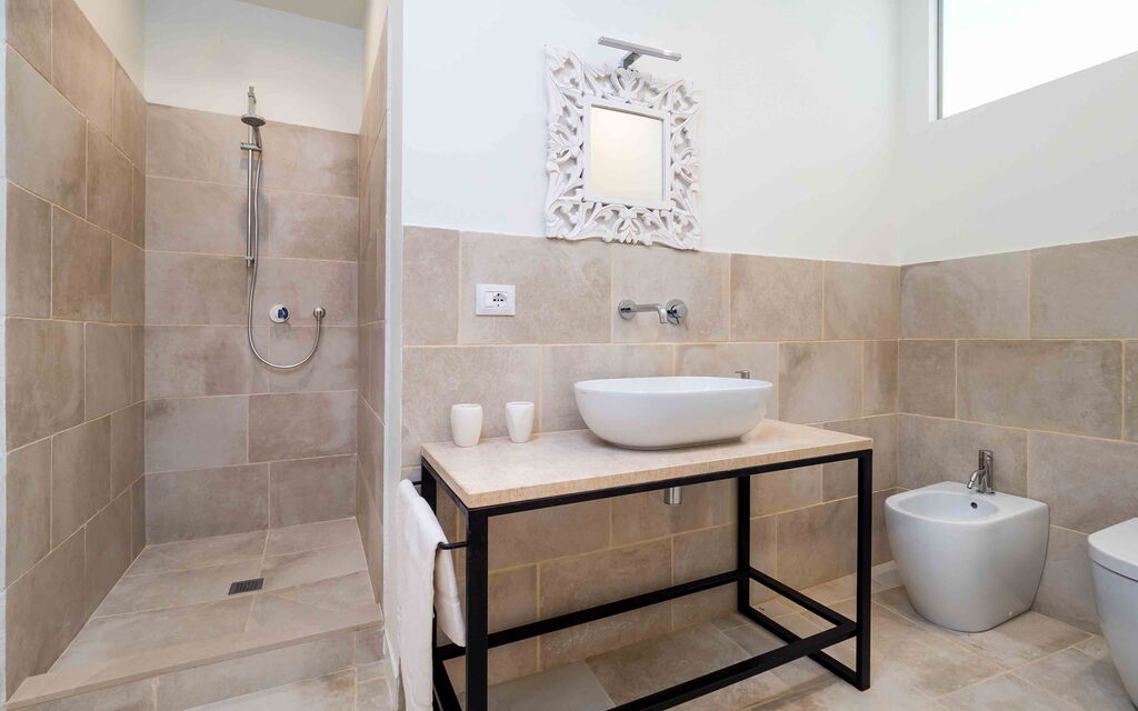 Sicilia 021 - Villa Maddalena: Bathroom