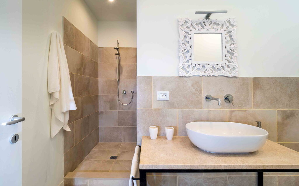 Sicilia 021 - Villa Maddalena: Bathroom