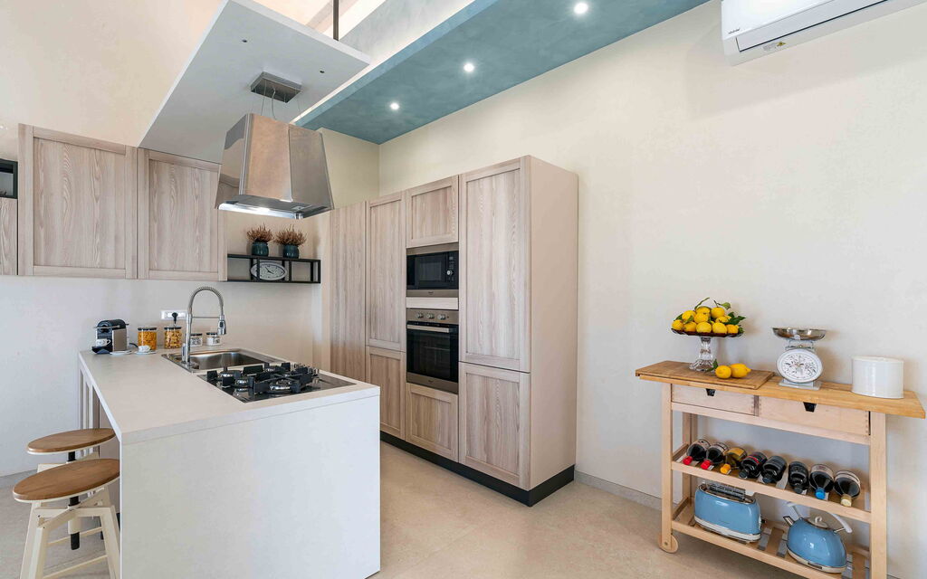 Sicilia 022 - Villa Mora: Kitchen