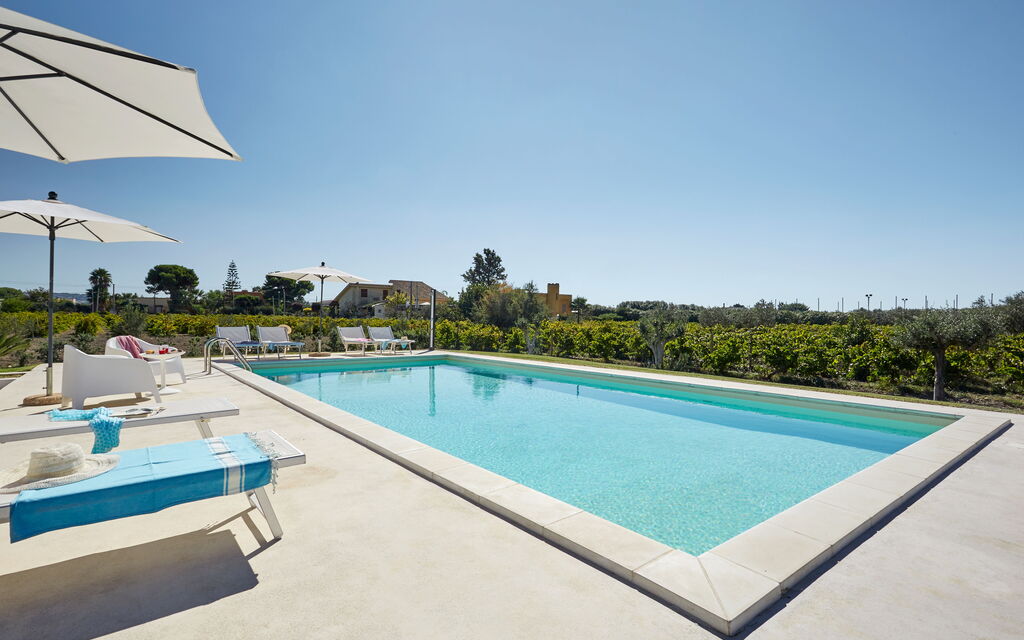 Sicilia Vt03 - Tenuta Della Vigna: Swimming pool