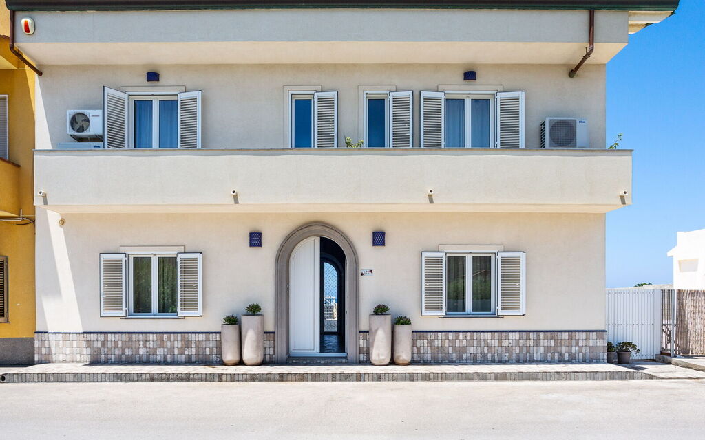 Sicilia Vt 04 - Villa Preziosa: Outdoor view