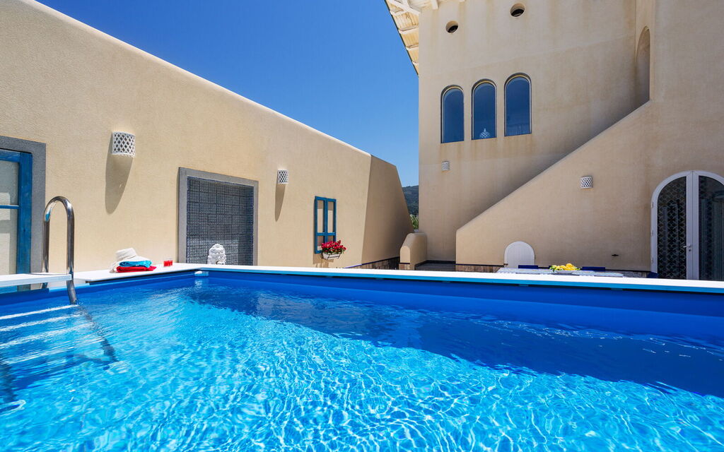 Sicilia Vt 04 - Villa Preziosa: Swimming pool and outdoor view