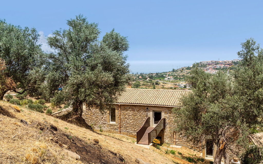 Sicilia Vt 05 - Villa Nobile: Outdoor view