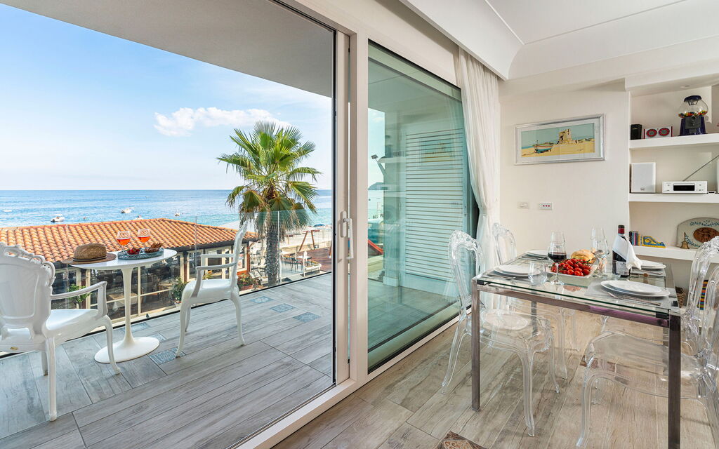 Sicilia 028 - Peppina Domus: Balcony