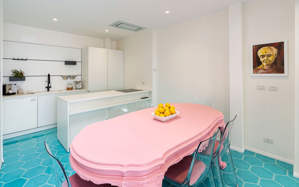 Sicilia 029 - Peppina Terrace: Living room and kitchen