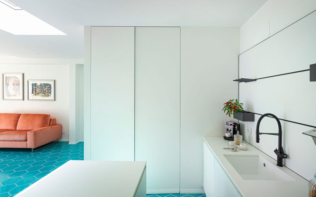 Sicilia 029 - Peppina Terrace: Living room and kitchen