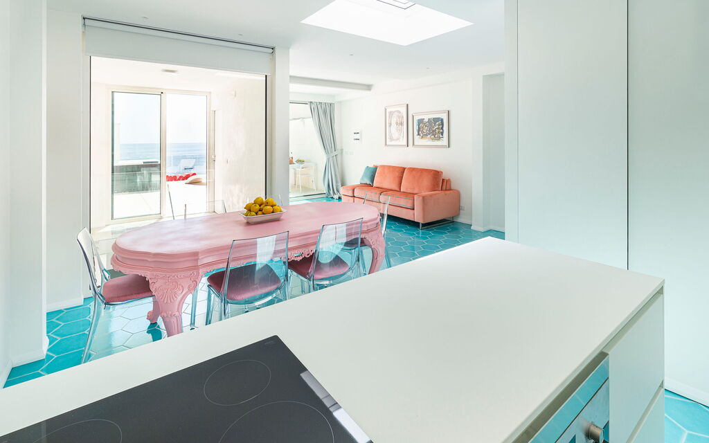 Sicilia 029 - Peppina Terrace: Living room and kitchen