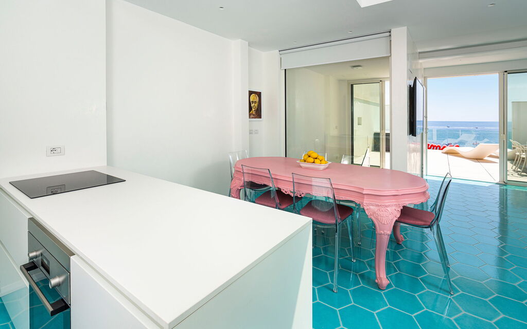 Sicilia 029 - Peppina Terrace: Living room and kitchen