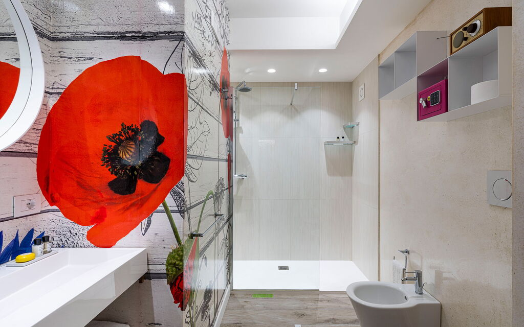 Sicilia 029 - Peppina Terrace: Bathroom