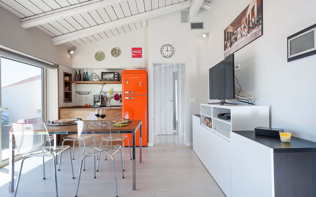 Sicilia 030 - Taormina Suite: Living room and kitchen