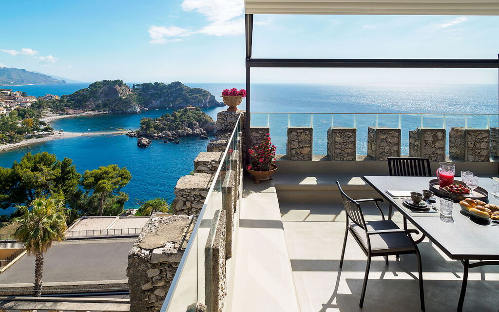 Sicilia 031 - Appartamento Torre Antica: Terrace and jacuzzi