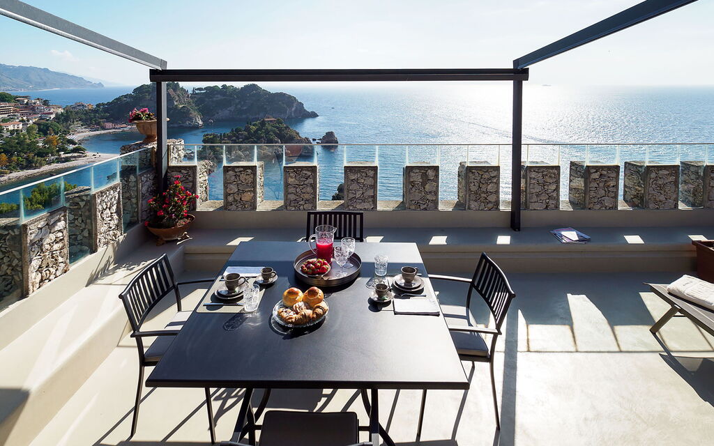Sicilia 031 - Appartamento Torre Antica: Terrace and jacuzzi