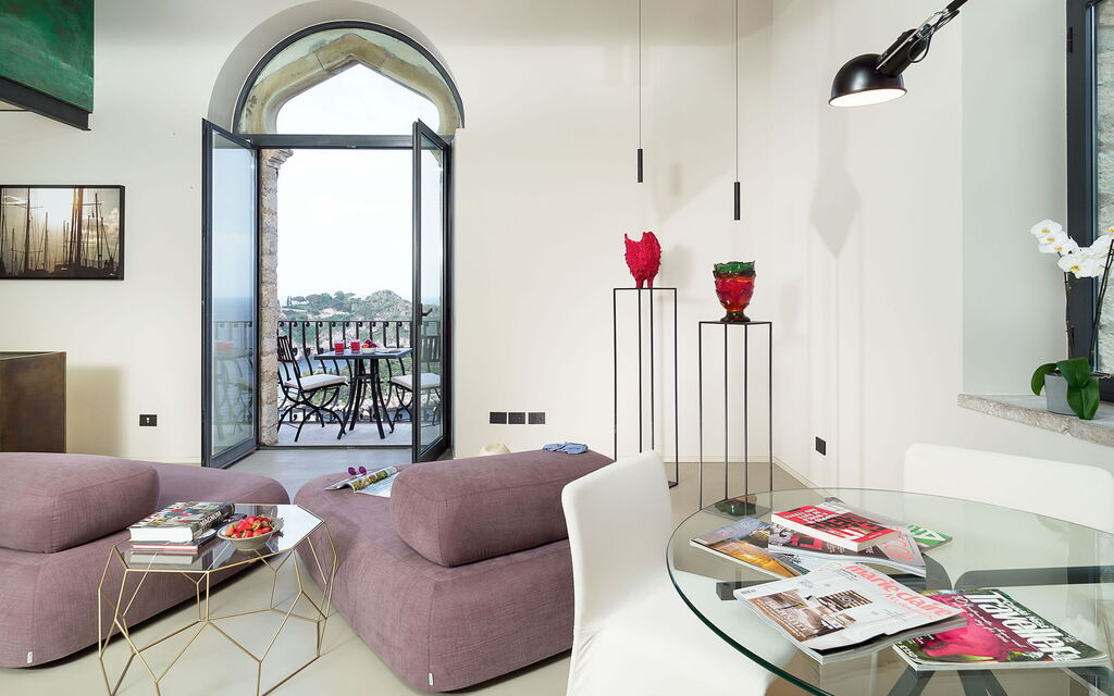 Sicilia 031 - Appartamento Torre Antica: Living room