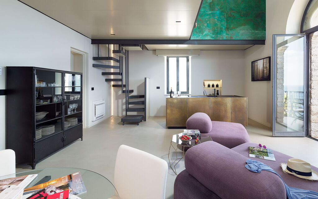 Sicilia 031 - Appartamento Torre Antica: Living room and kitchen