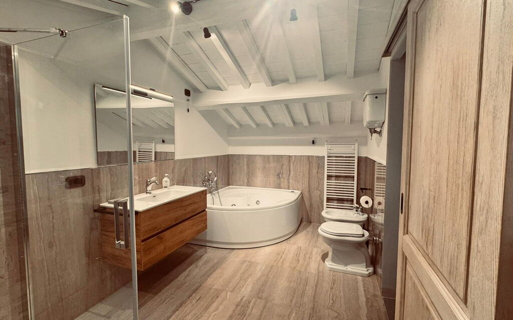 Casa Castelli: Bad, Whirlpool