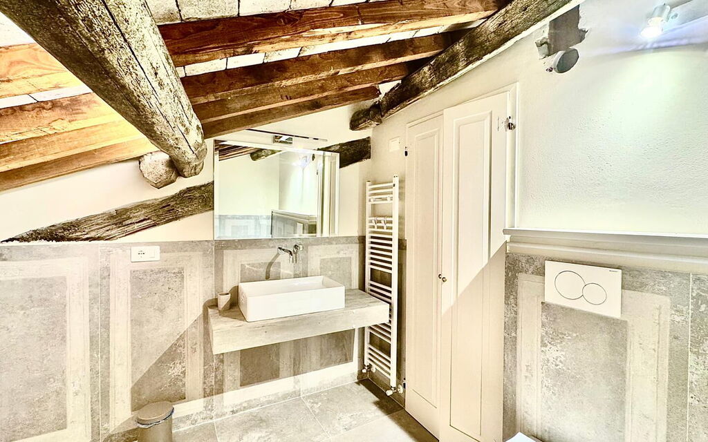 Ada & Sabo Per 8 Pax