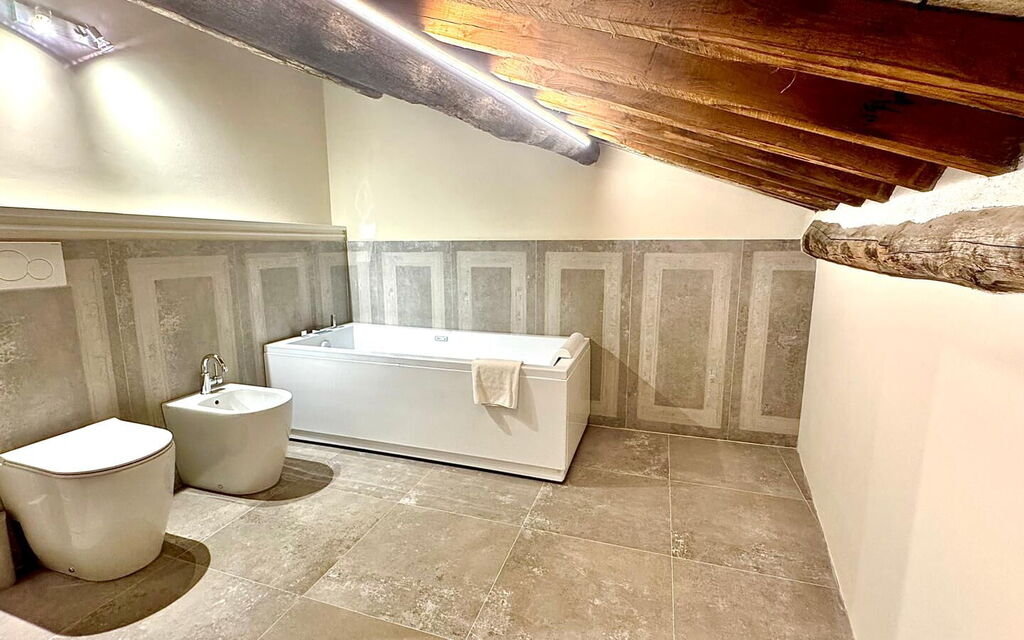 Ada & Sabo Per 8 Pax