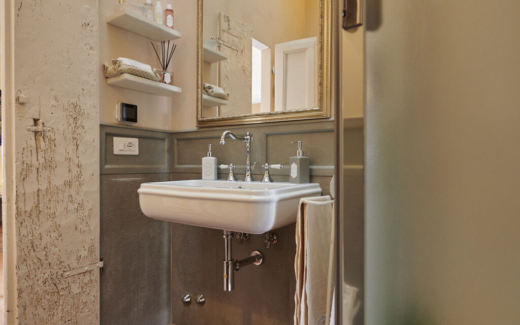 Ada & Sabo Per 8 Pax