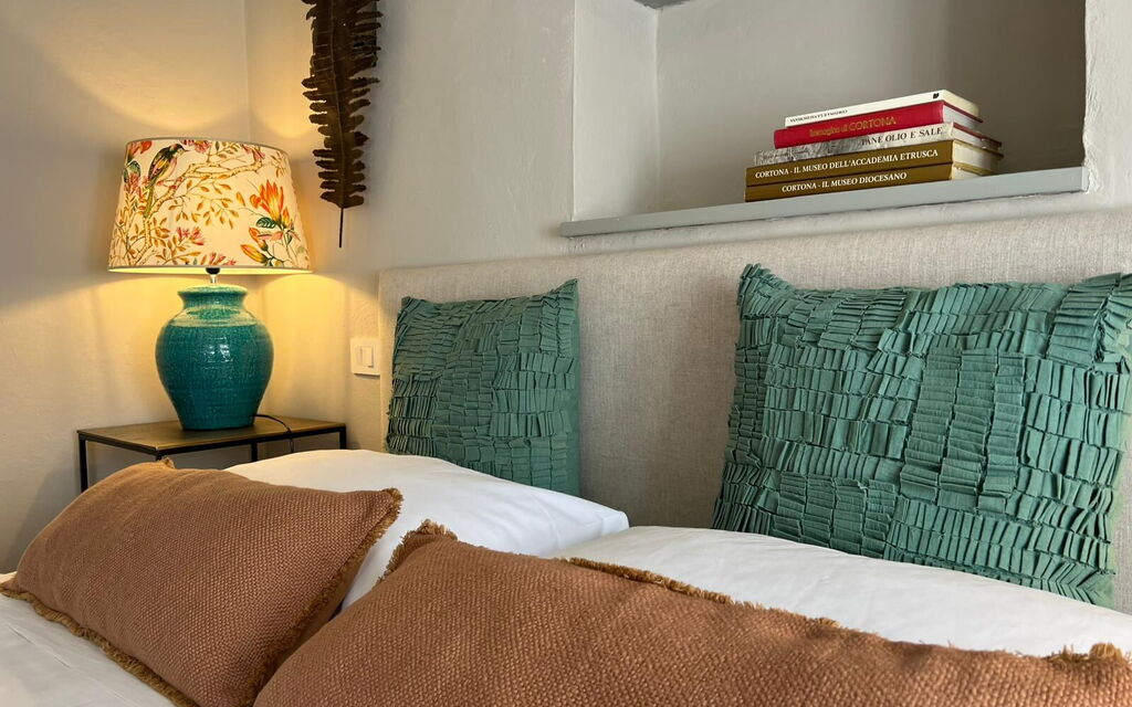 Guelfa 60: Camera da letto, Dettagli della stanza