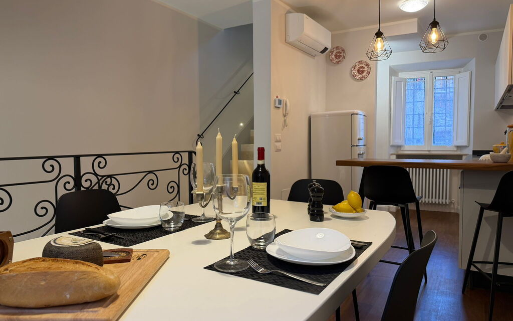 Casa Amandoli: Dining Room, Kitchen