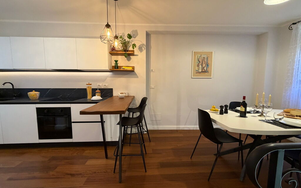 Casa Amandoli: Dining Room, Kitchen