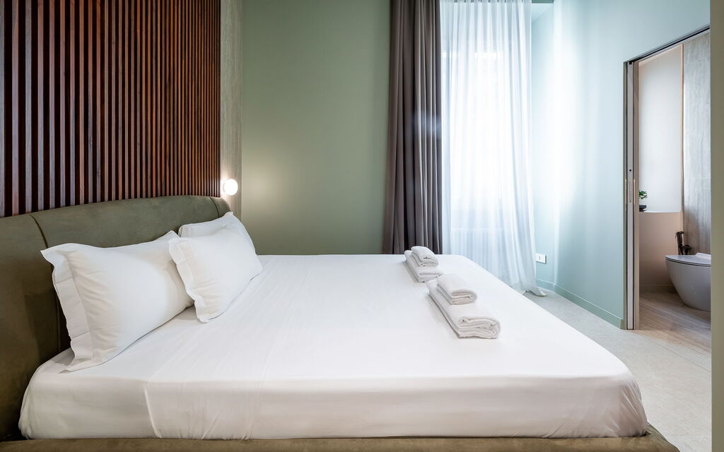 Roma S011 - Minimalist Boutique Apartment