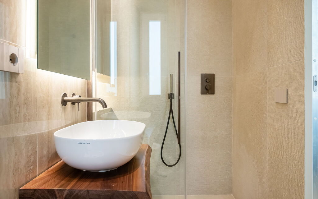 Roma S011 - Minimalist Boutique Apartment