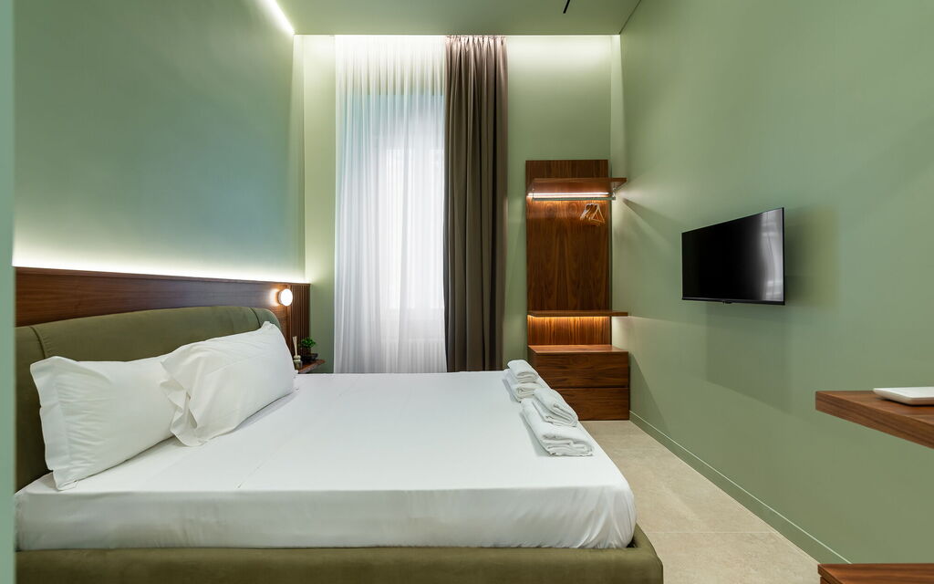 Roma S011 - Minimalist Boutique Apartment