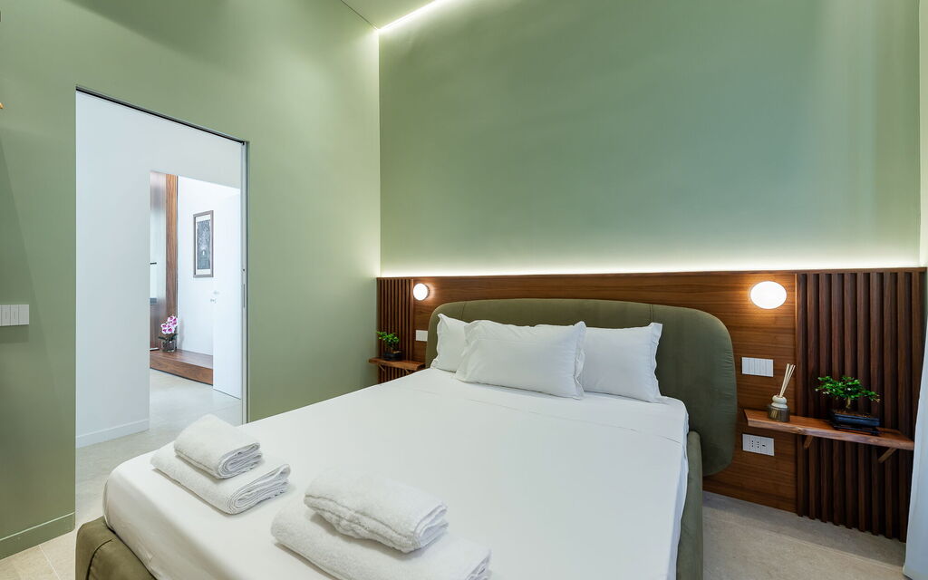 Roma S011 - Minimalist Boutique Apartment