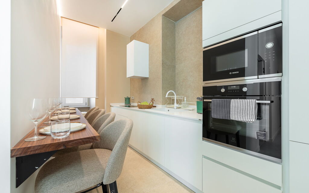 Roma S011 - Minimalist Boutique Apartment