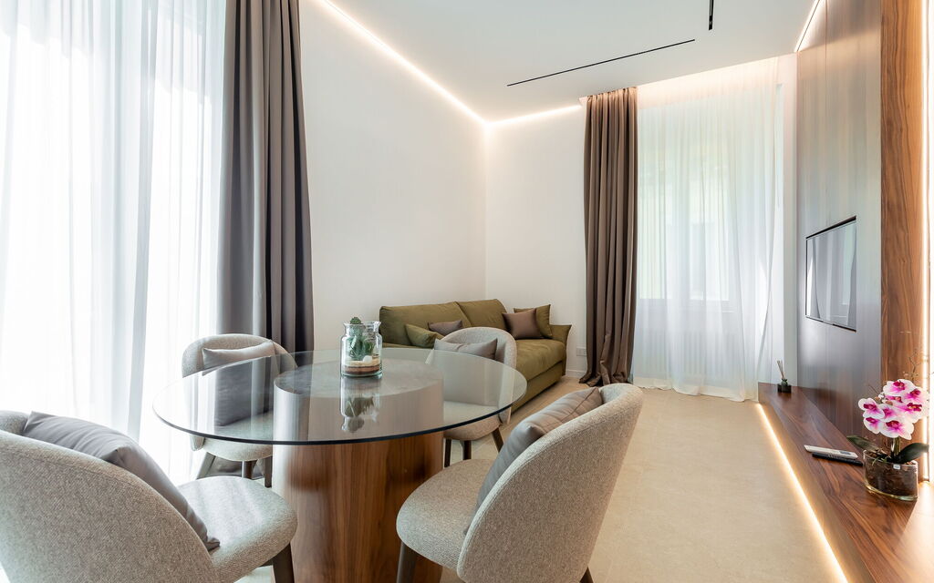 Roma S011 - Minimalist Boutique Apartment