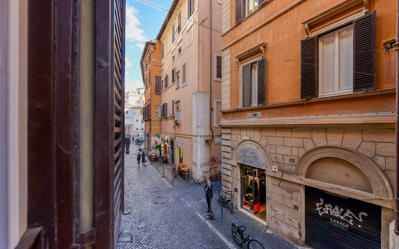 Roma S012 - Spanish Steps Apartment