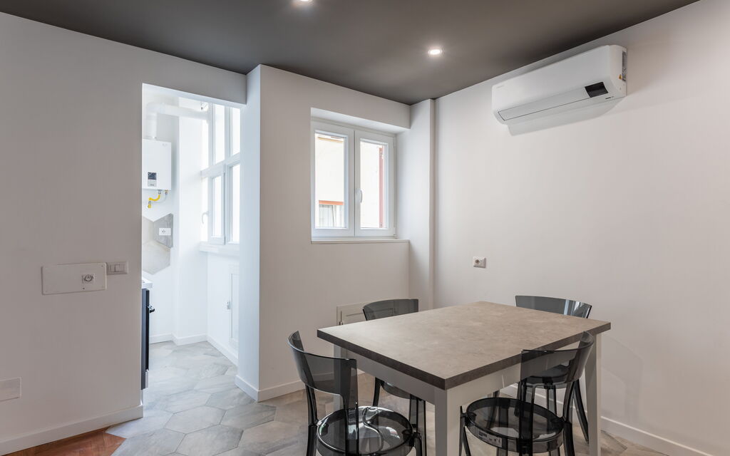 Roma S014 - Modern Trastevere Apartment