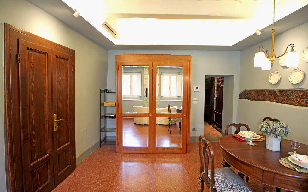 La Casa sulla Piazza: Esszimmer, Küche, Wohnzimmer