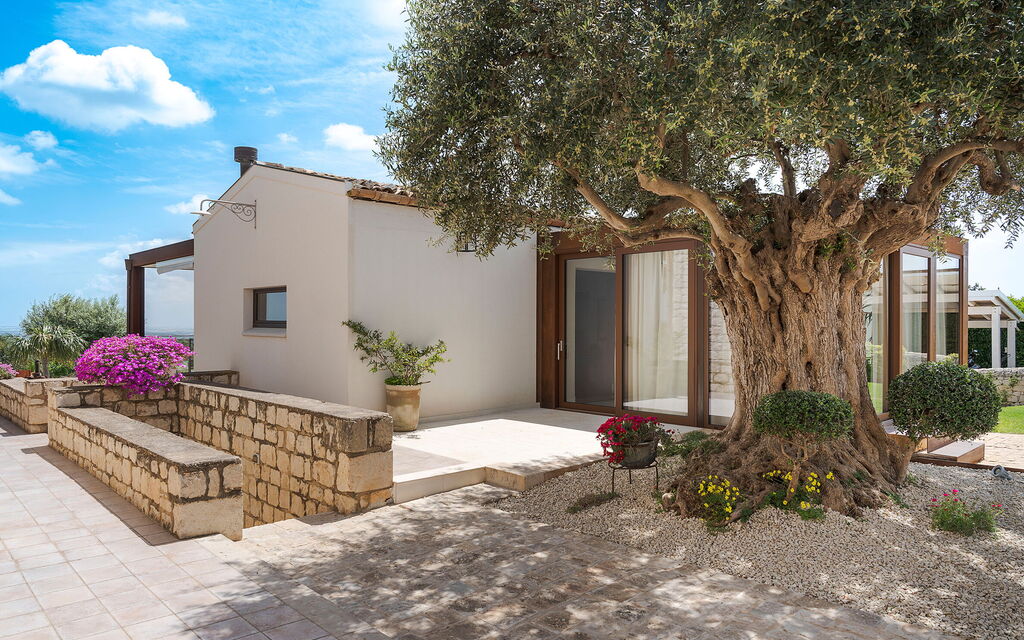 Sicilia 047 - Corte Antigua