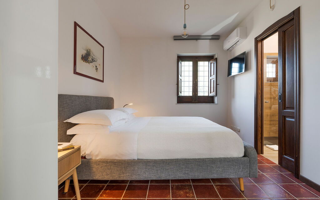 Sicilia 047 - Corte Antigua