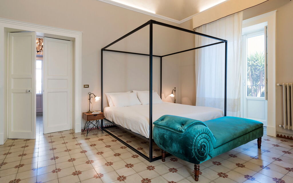 Sicilia 050 - Micanera