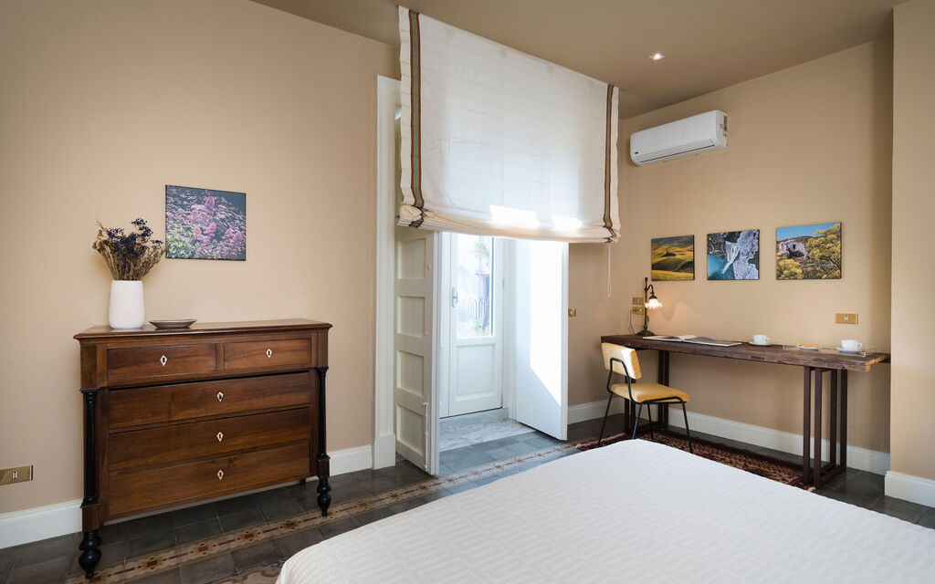 Sicilia 050 - Micanera