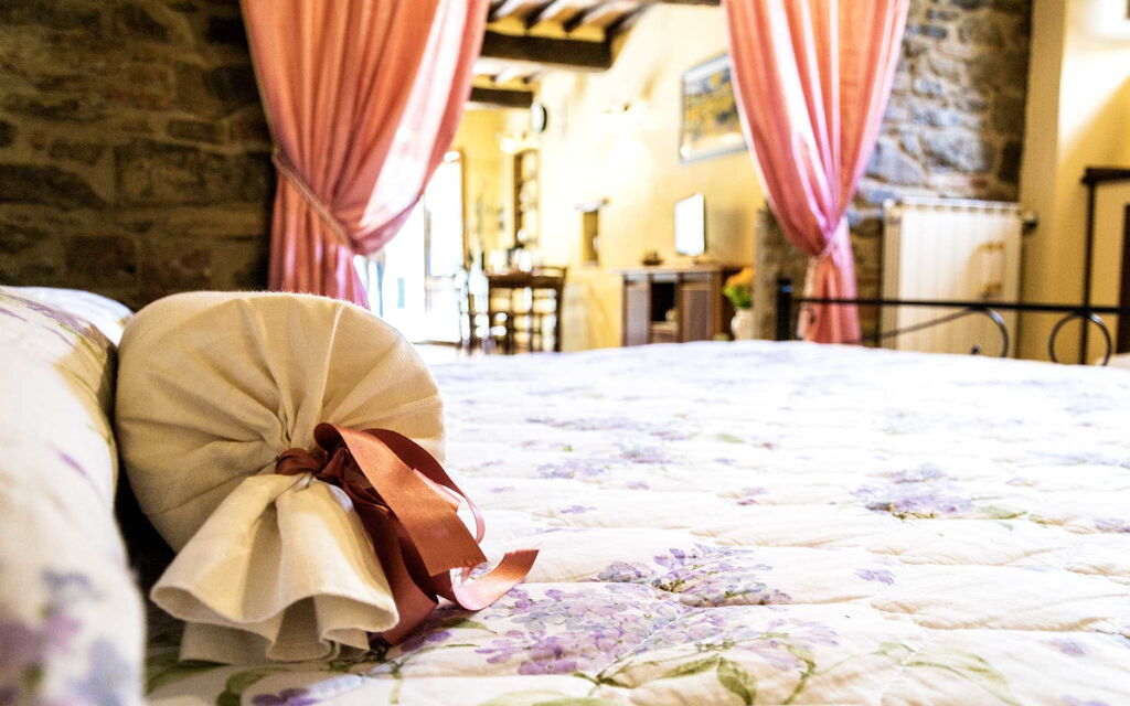 Appartamento Le Ceramiche: Double bedroom detail